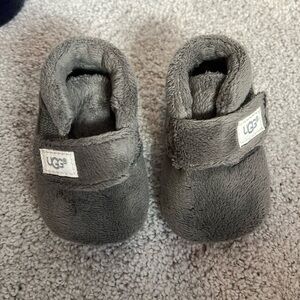 Grey baby Uggs in great condition!